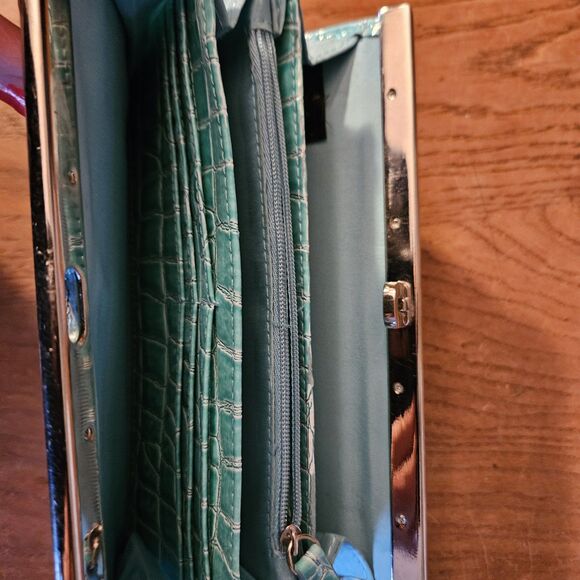 Women's Wallet Crocodile Embossed Turquoise Snake Unique Close - Picture 2 of 10